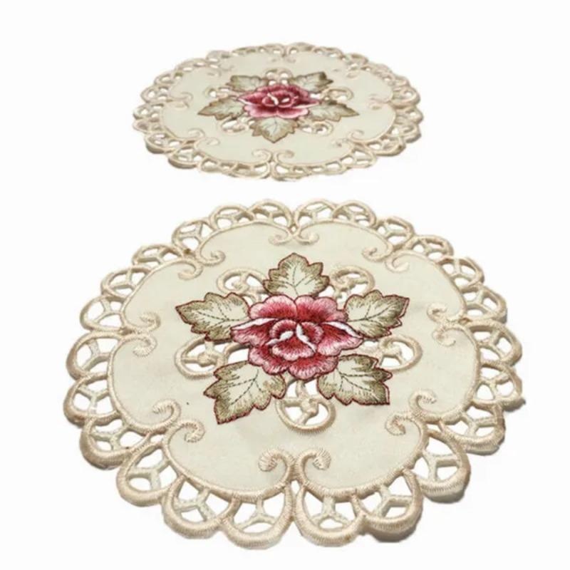 Napperon rond brodé de fleurs  - Conference Table Round avis et prix